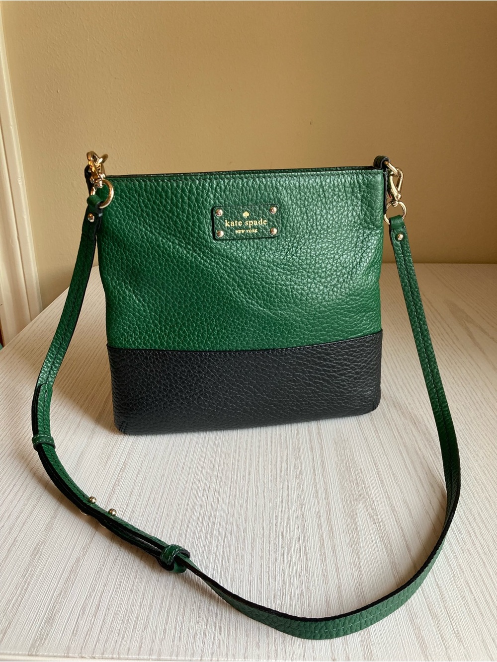 kate spade Green and Black Pebbled Leather Crossbody Bag with Adjustable Strap